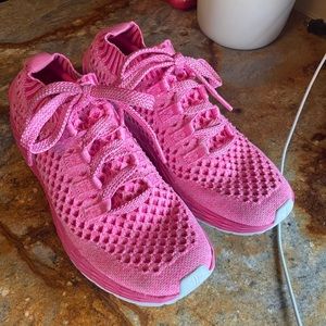 No Bull knit runners hot pink!